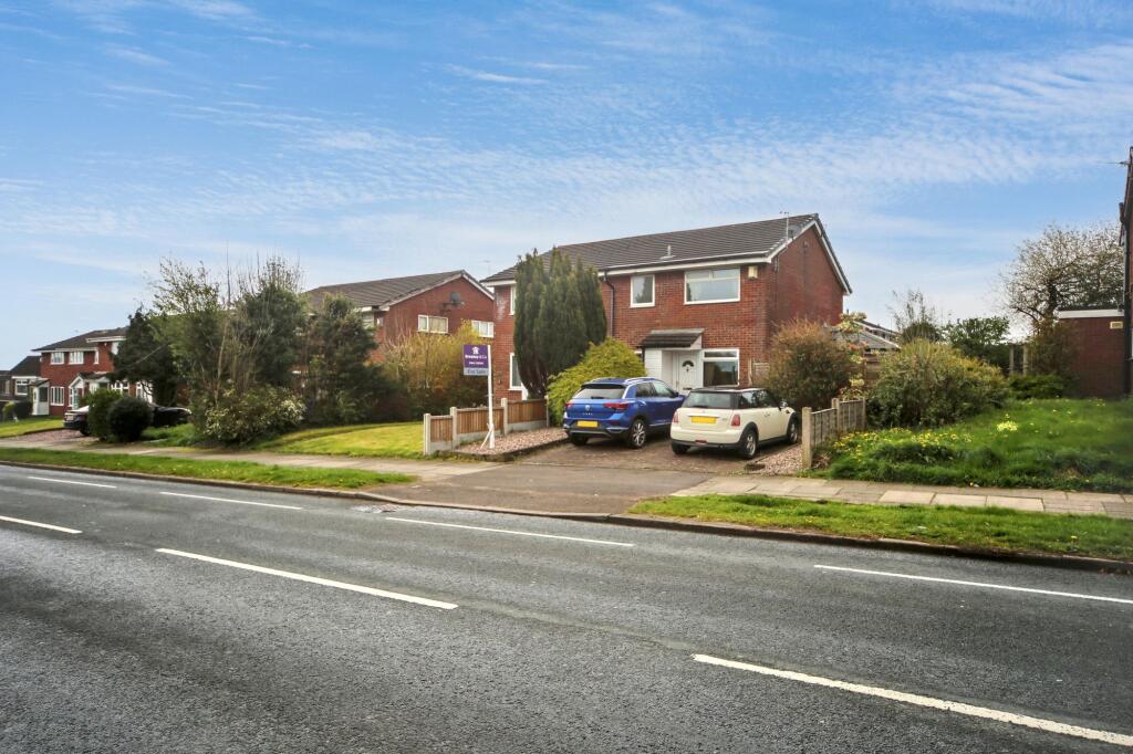 One Bedroom Semi-Detached Home with Driveway & Parking